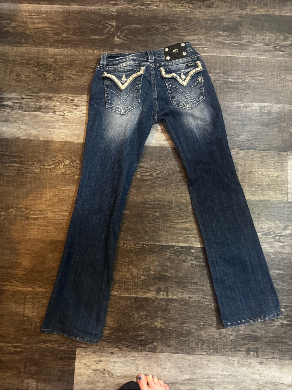 NWOT sz 29 Miss Me Dark Blue Flare Jeans with Embellished Back Pockets